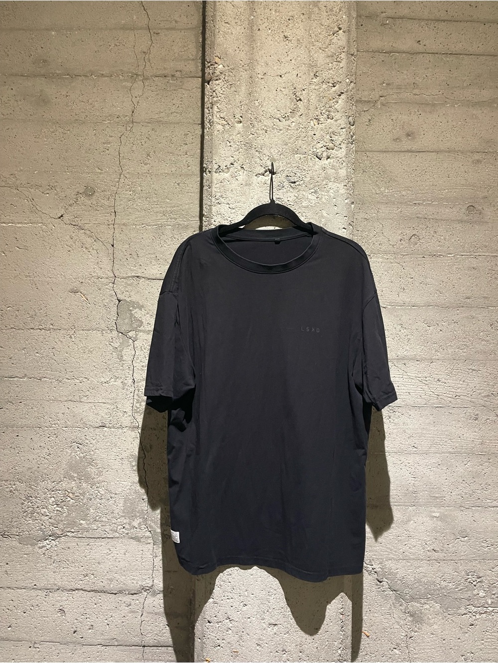 LSKD Black x Black Short Sleeve Crewneck T-Shirt Size: LARGE (GENTLY WORN)